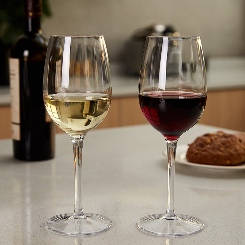 ミッキーリーアンブレイカブルプラスチックレッドワイングラス、 - Wine Or Beer のレビューと価格