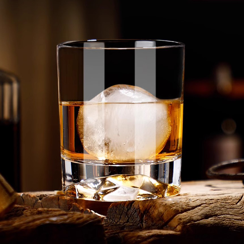 厚い底の透明なウイスキーグラス,クリエイティブスピリットカッ - Wine Vodka Beer のレビューと価格